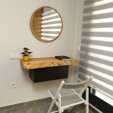 Comfortable And Modern With Balcony In Narlidere, 아파트 *